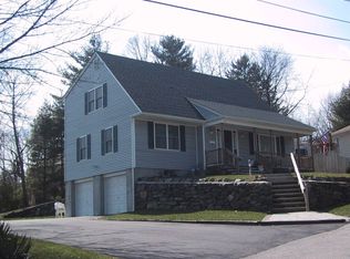 20 Highpoint Dr, Warwick, RI 02818