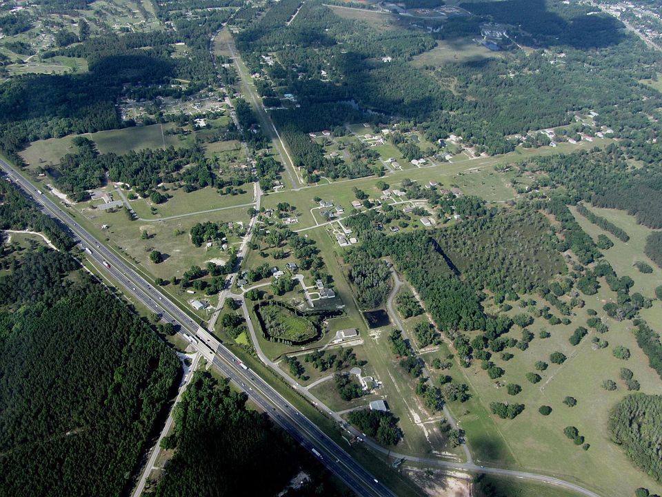 2nd image of 176 SW Poberezny Gln