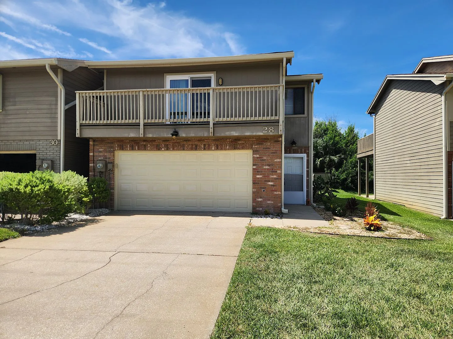 Beachside living spacious 3 bedroom 2.5 bathroom townhome — Photo 2