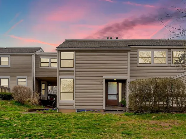 35 Stevens Pl, Rocky Hill, CT 06067