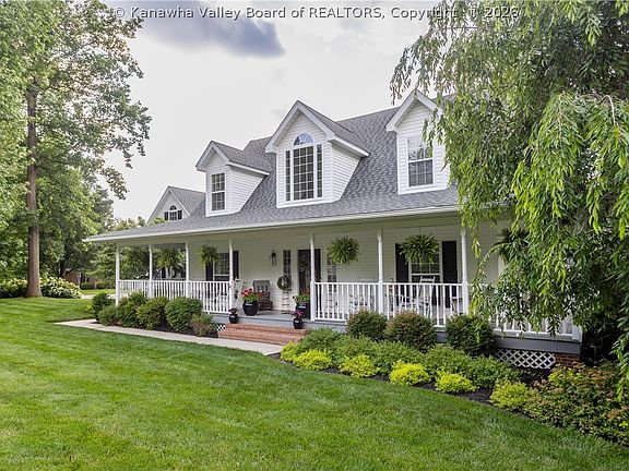 3rd image of 28 Hazel Cir