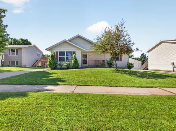 3704 Strathmore Ln SE, Rochester, MN 55904