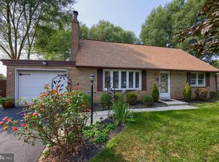 52 Melvin Dr, Leola, PA 17540