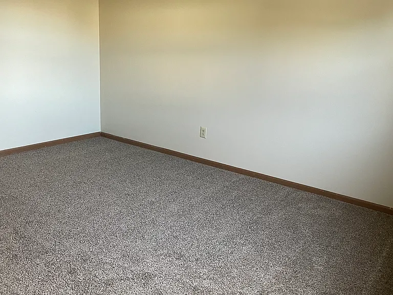 1350 Chestnut Dr #B — Photo 7
