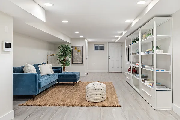 Rented by Compass | media 17