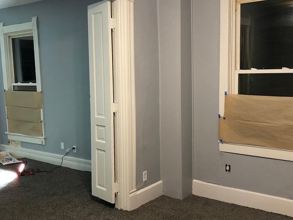 2nd image of 215 N Vine St APT 1
