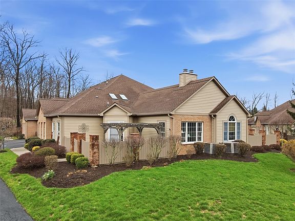 5th image of 135 Linden Ct