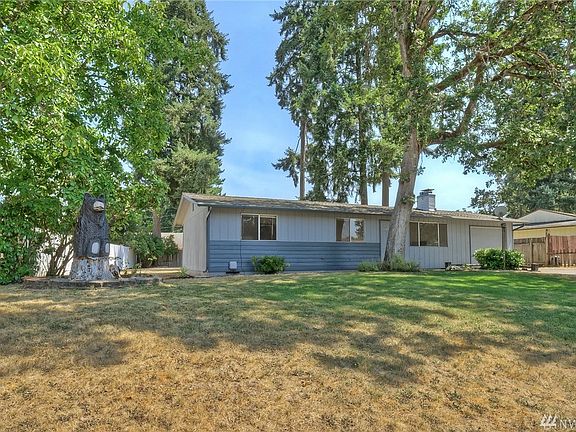 2nd image of 19409 Crescent Dr E