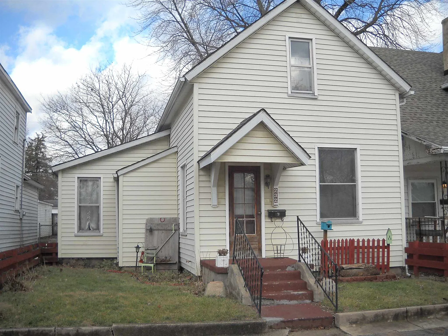 232 W 7th St photo 1