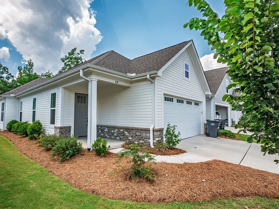 434 Live Oak Dr