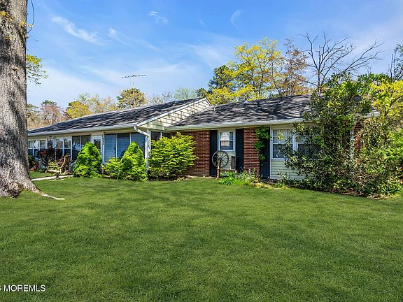 2nd image of 717B Buckingham Drive