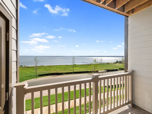 1570 River Heritage Blvd #203, Dumfries, VA 22026