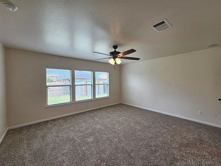 304 W Libra Dr — Photo 9
