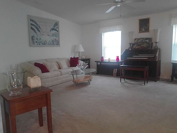2nd image of 2716 Niagara Way