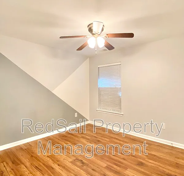 642 Kelso Dr — Photo 17