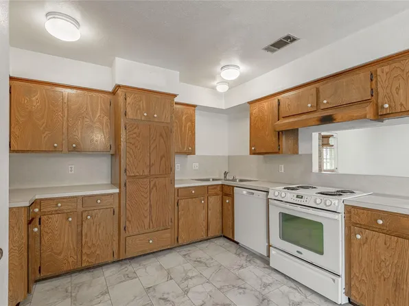 114 Timberline Dr, Huntsville, TX 77320