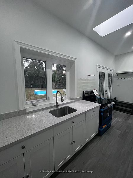 Markham House for rent - 2 Bedrooms — photo 5