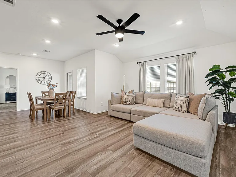 210 Coral Drift Ct — Photo 14