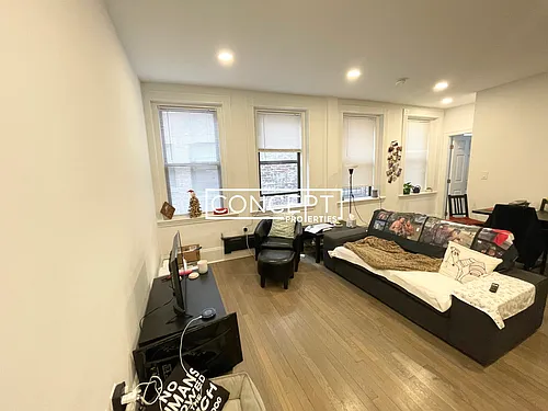 7 Myrtle St Photo 1