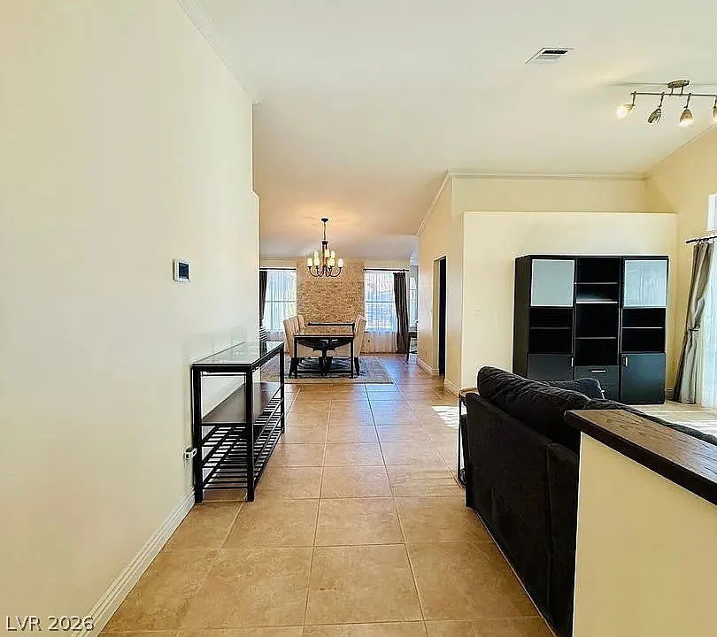 3 bed, 2.0 bath, 2082 sqft, $4,298 — Photo 4