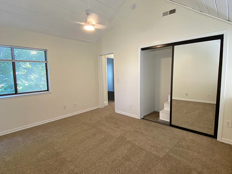2509 Garfield Ct — Photo 10