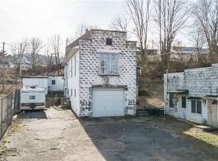 526 1/2 2nd St, Saint Marys, WV