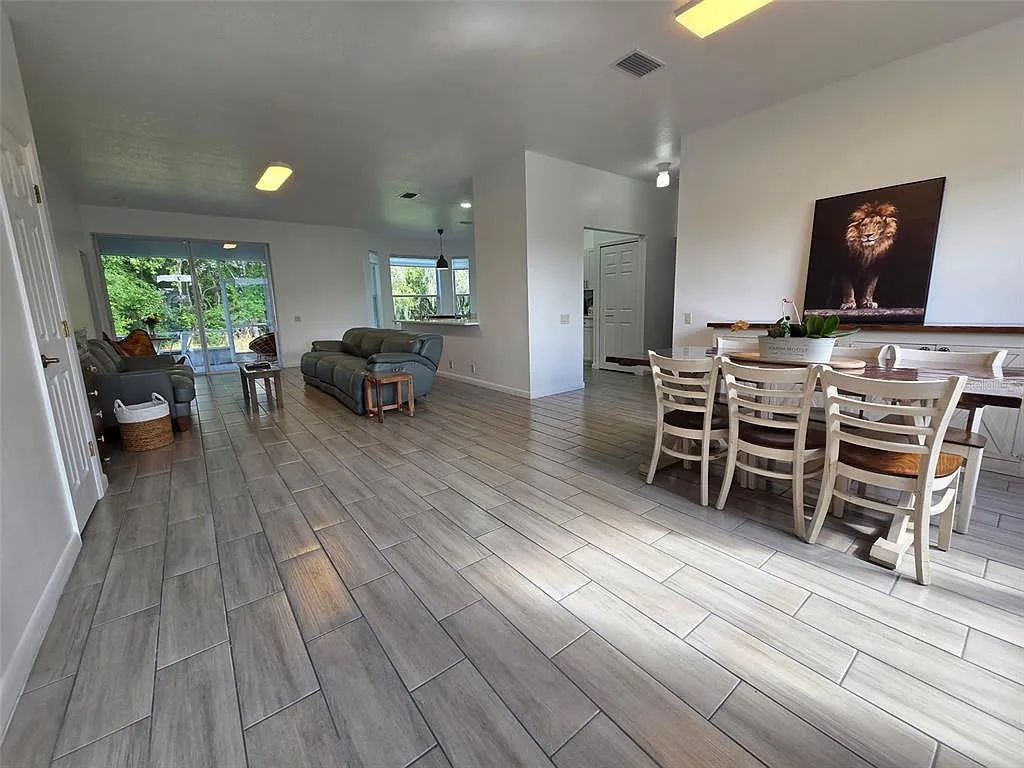 Building Photo - 3323 Songbird Ln