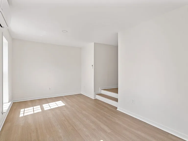 4990 Lake Tree Ln — Photo 40