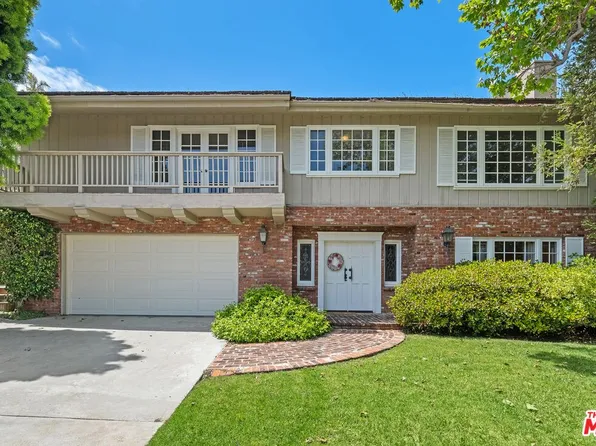 17481 Tramonto Dr, Pacific Palisades, CA 90272