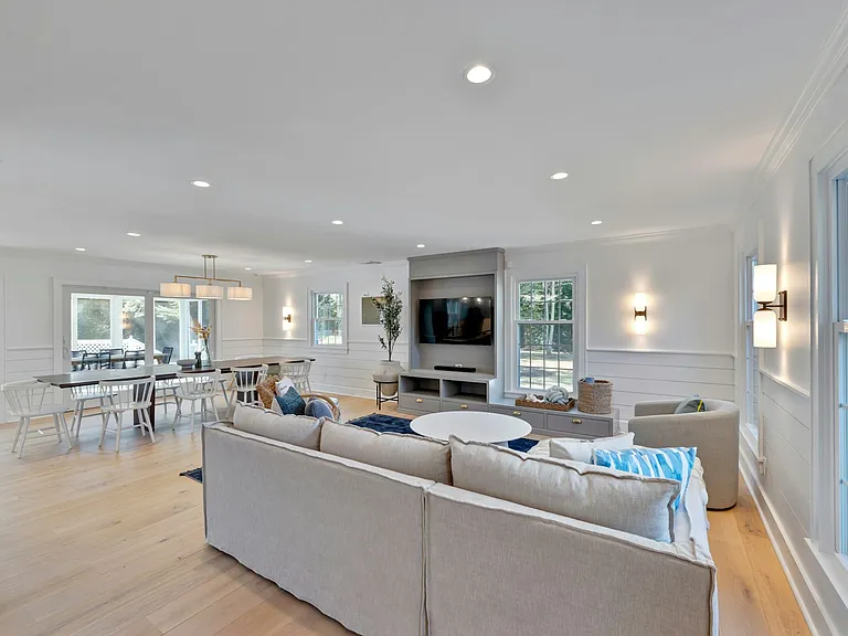 110 Sleepy Hollow Ln — Photo 7