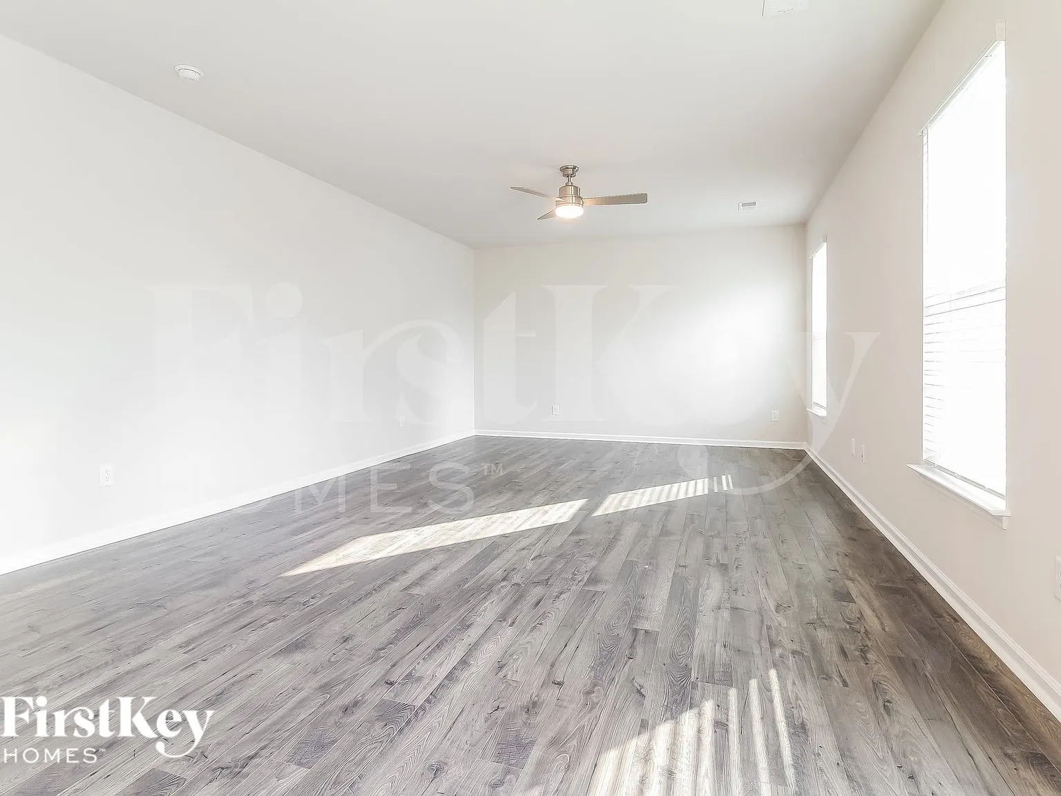 4 bed, 2.0 bath, 2461 sqft, $2,775 — Photo 3