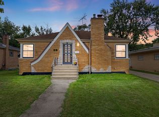 360 Streamside Dr, Harvey, IL 60426