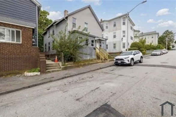 54 Esther St