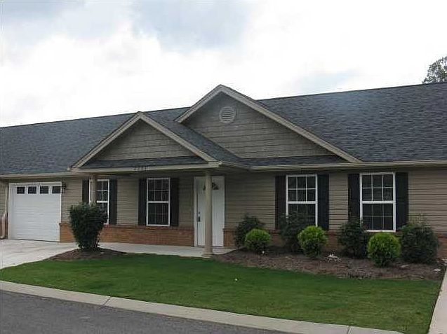 2nd image of 2203 Cedar Creek Dr