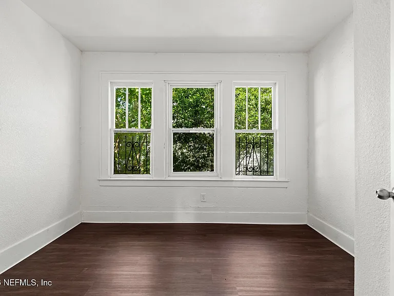 34 W 23rd St — Photo 7