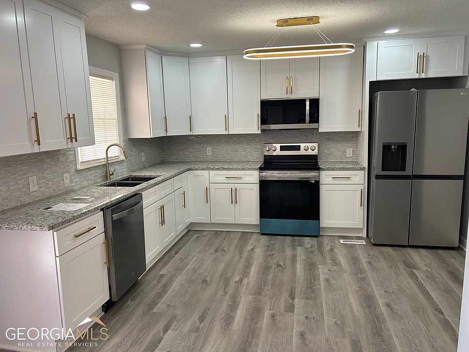 807 S 14th Ave, AL 36863 MLS 20125265 Zillow