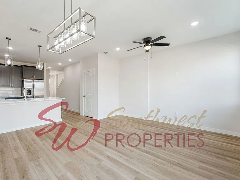 556 Galt Dr — Photo 6
