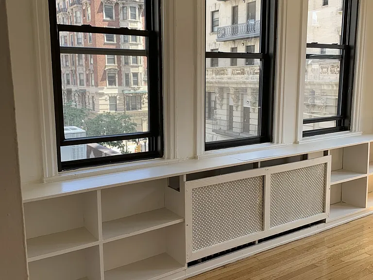 Chancellor Apartments — Photo 3