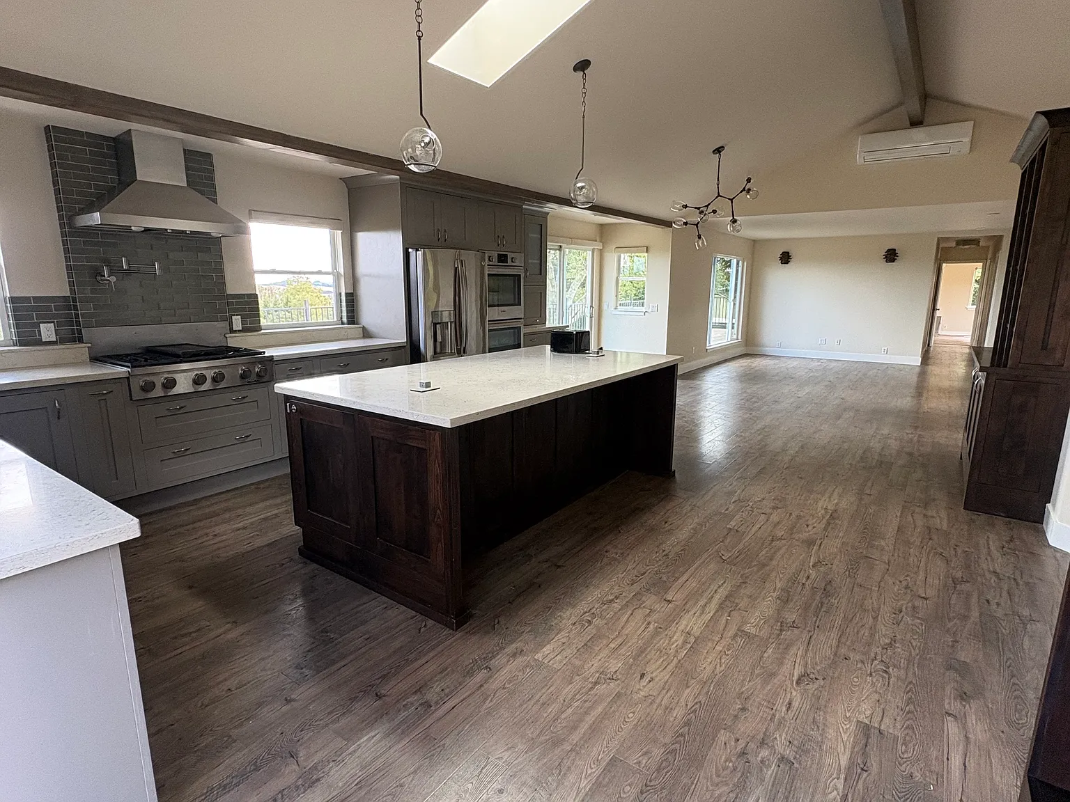 3 bed, 2.5 bath, 1400 sqft, $5,500 — Photo 4