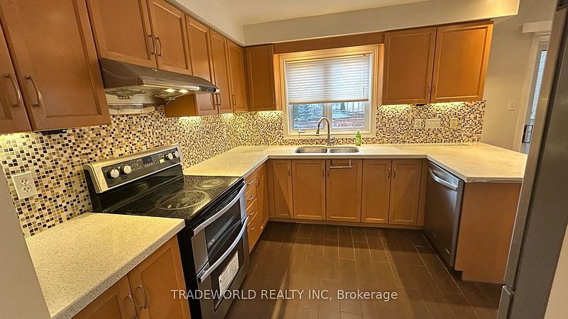 Markham Townhouse for rent - 4 Bedrooms — photo 2