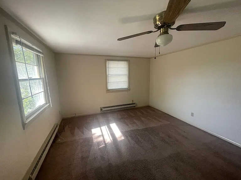 4902 Franklin Ave — Photo 8