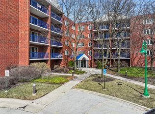 6755 N Milwaukee Ave APT 302, Niles, IL