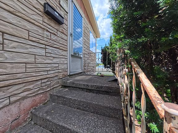 4th image of 131 Peyton Ave