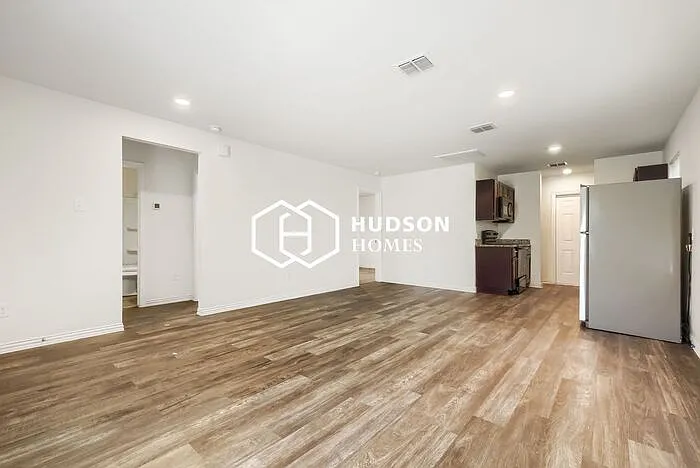 547 Dorie St — Photo 4