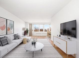 600 W 246th St #525, Bronx, NY 10471