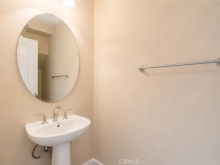 103 Oasis — Photo 13