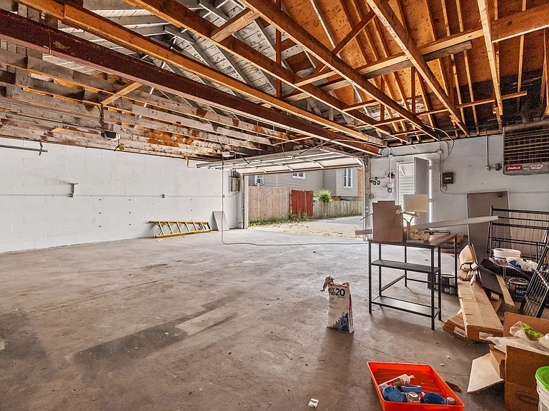 6039 Jackson Ave — Photo 18