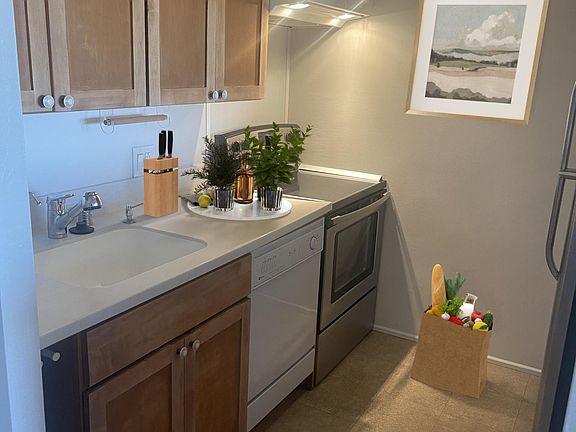 2nd image of 1700 Civic Center Dr APT 506