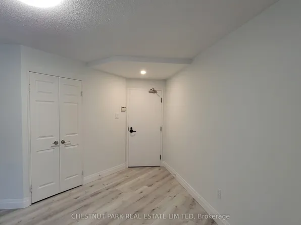 25 Maitland St #1201, Toronto, ON M4Y 2W1