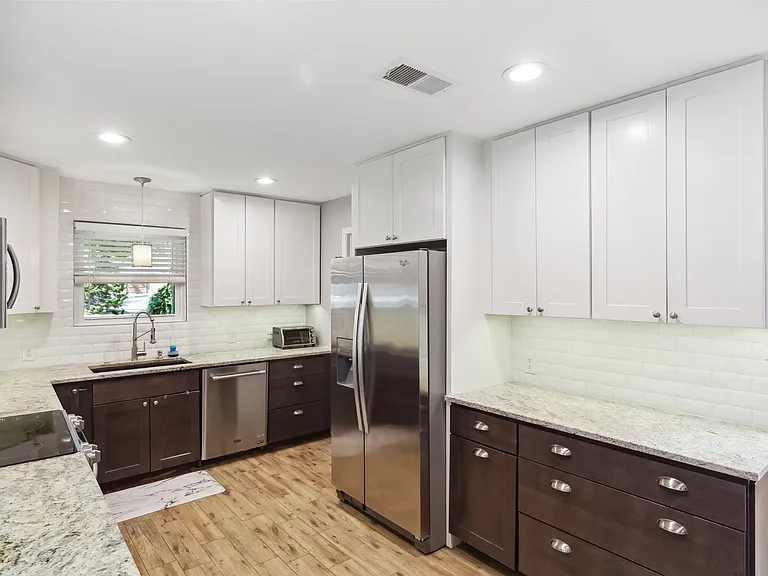 3008 Kirby Dr — Photo 8